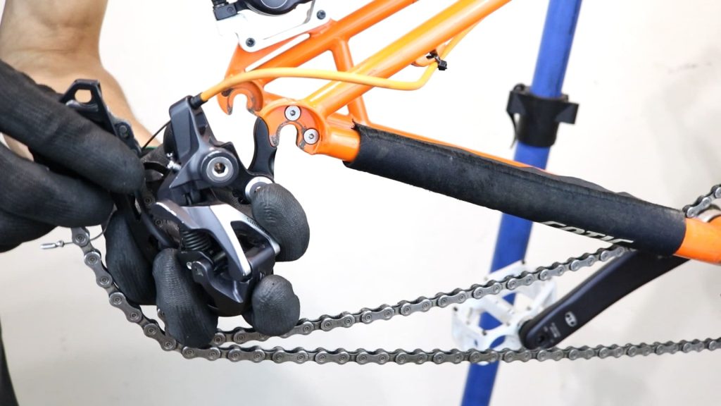 How to find the right derailleur hanger
