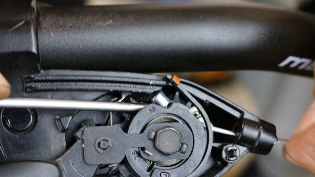 replacing gear cable on bike - removing cable end from the lever