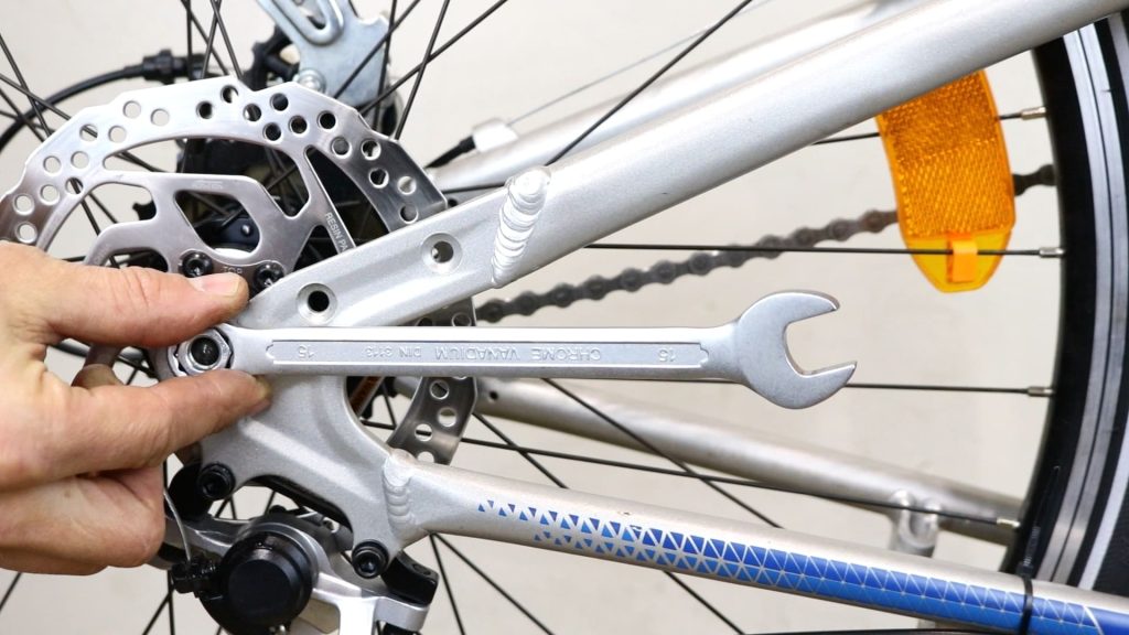 how to remove rear bike wheel