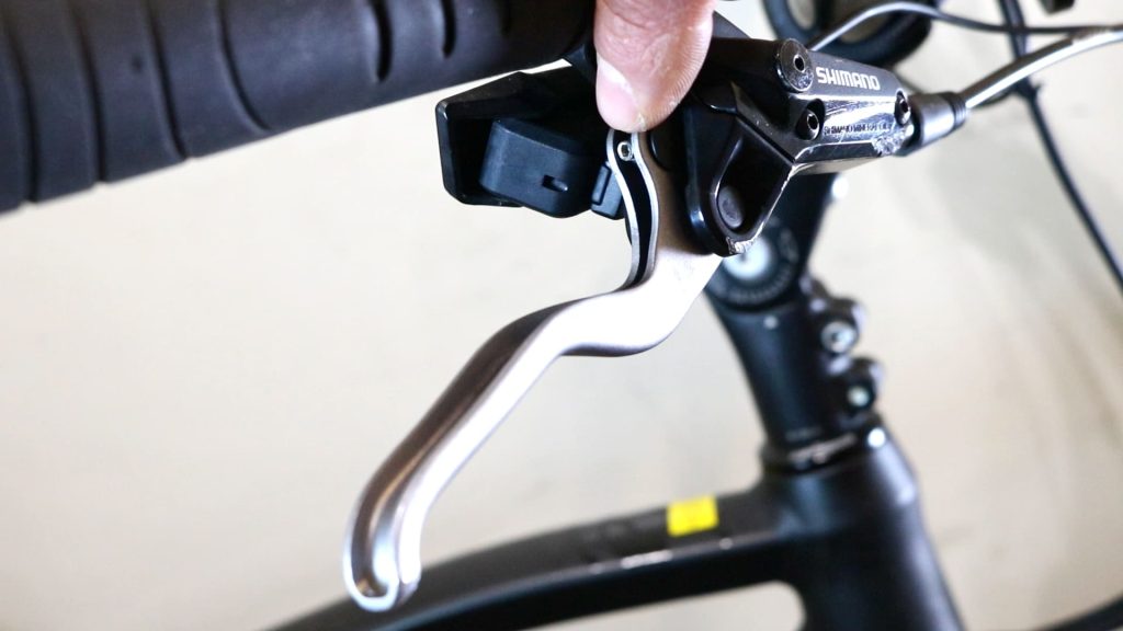 adjust brake lever reach with allen key on hydraulic disc brake levers