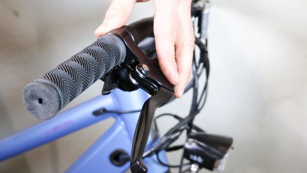 how to adjust brake levers on a mountain bike