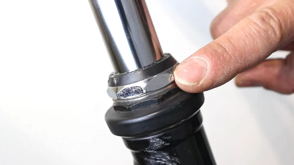 Locking nut indicates a threaded bike headset