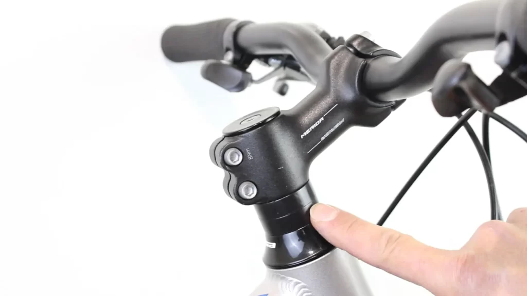 no lock nut indicates a threadless bike headset