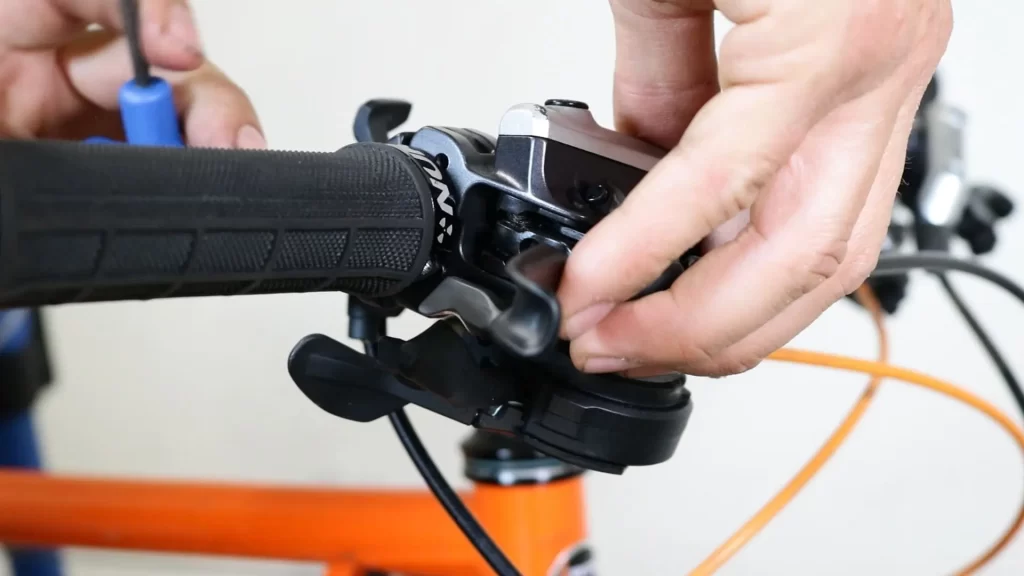 Use a 4 or 5mm Allen key to position the brake lever in a horizontal orientation
