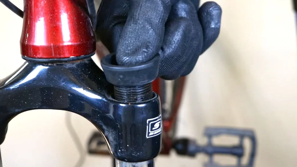 remove the top cap from suntour forks