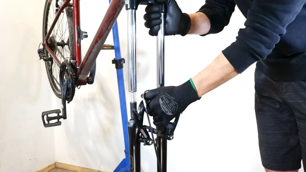 remove the lower legs from suntour forks