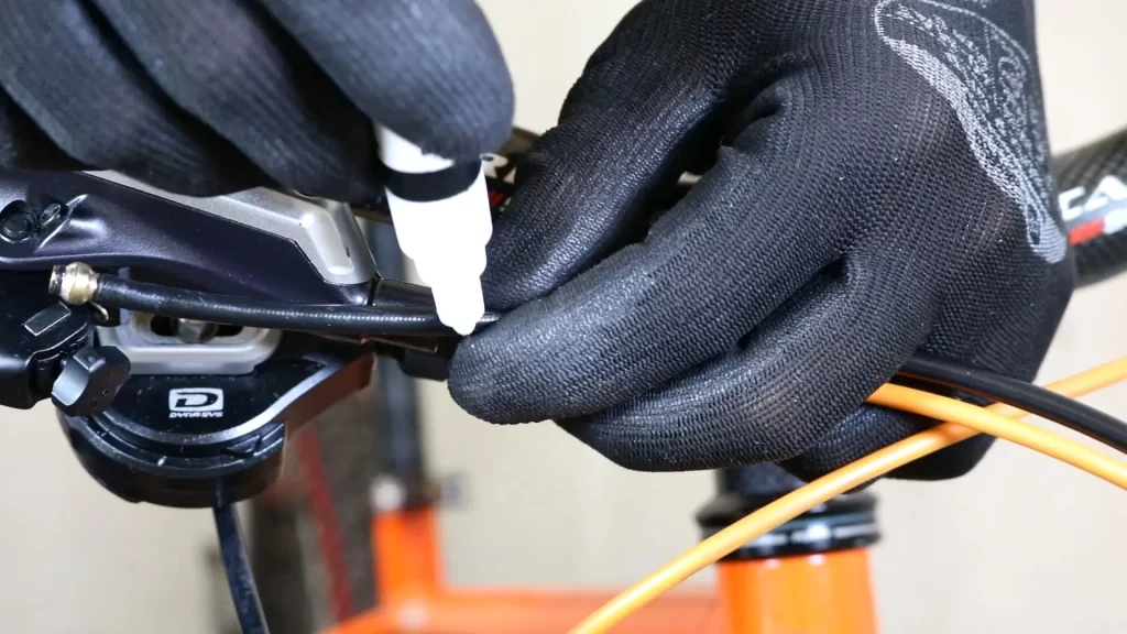 marking the hose for shortening Shimano brake hose