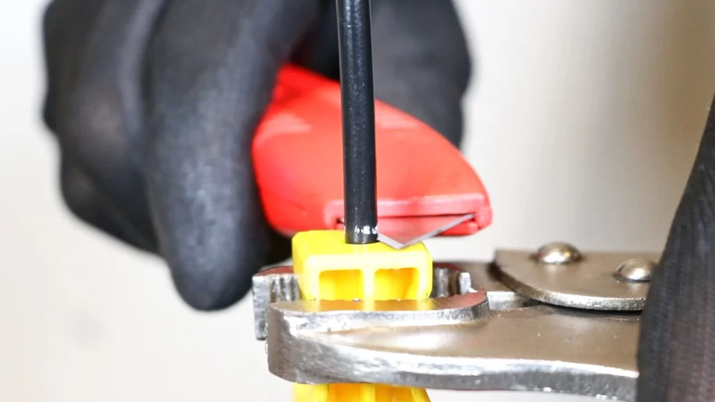 Shortening Shimano brake hose with a utility knife